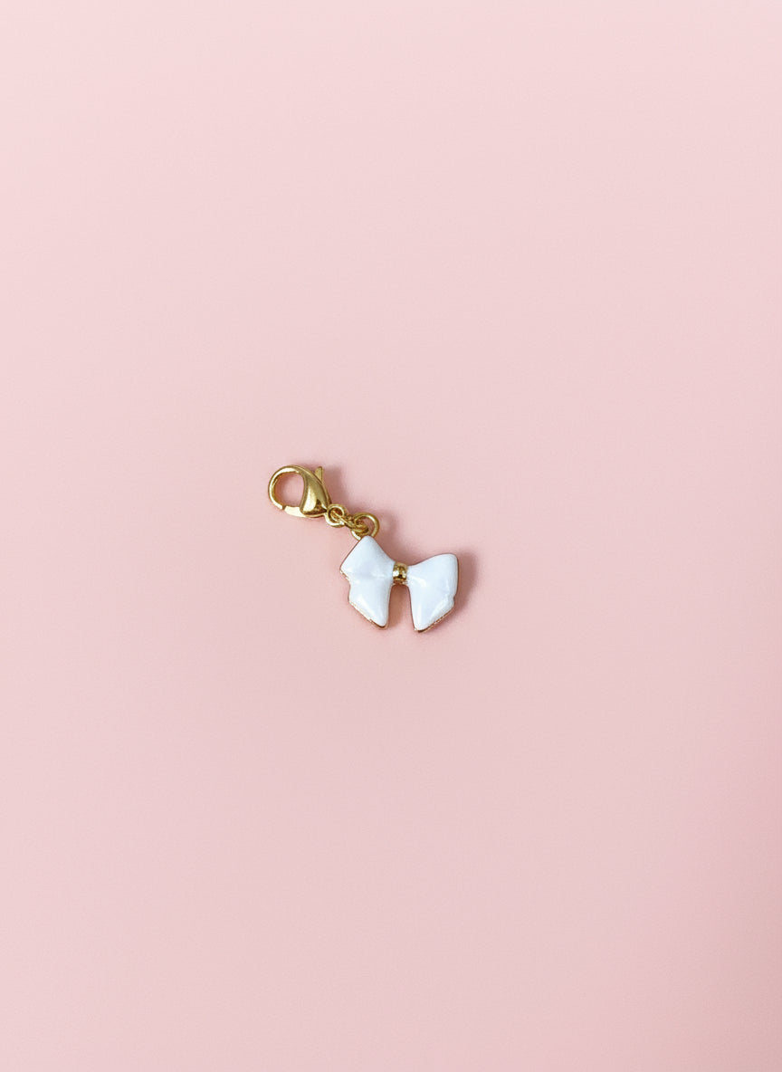 Charms - petit noeud blanc